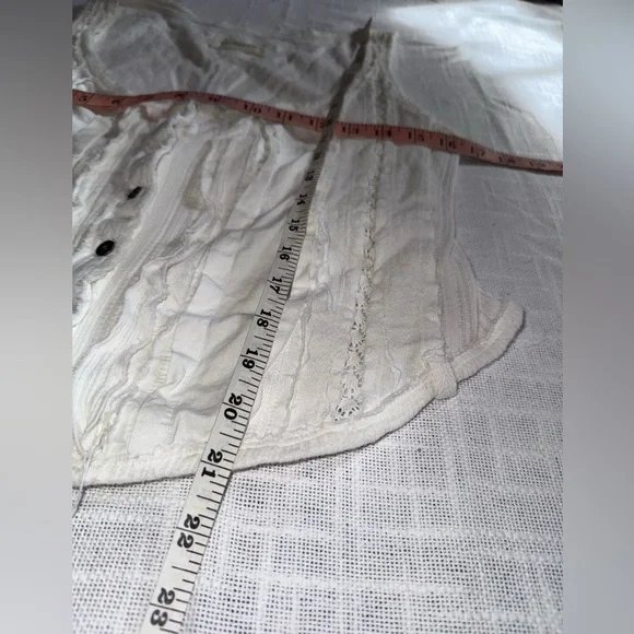 Euc We the Free white button down tank top sz medium - Picture 8 of 10